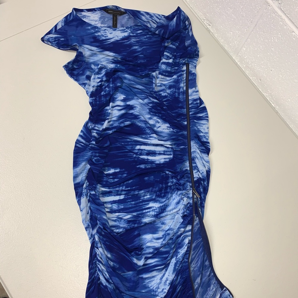 🐠 BCBG MAXAZRIA sexy dress size M
